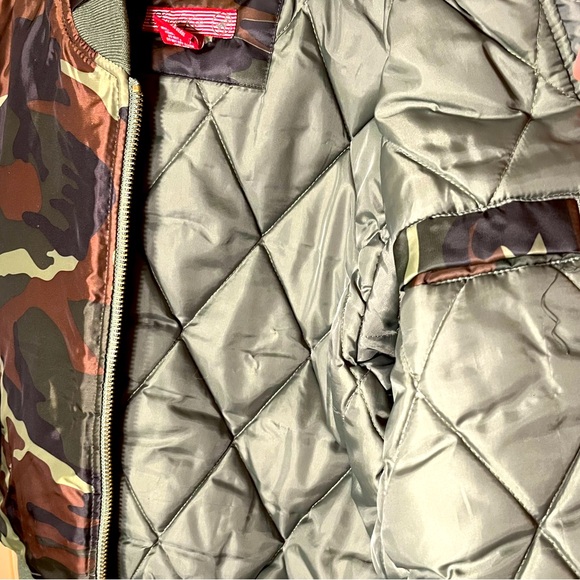 Shiny Camouflage Jacket by Clench Kiss - Picture 5 of 6